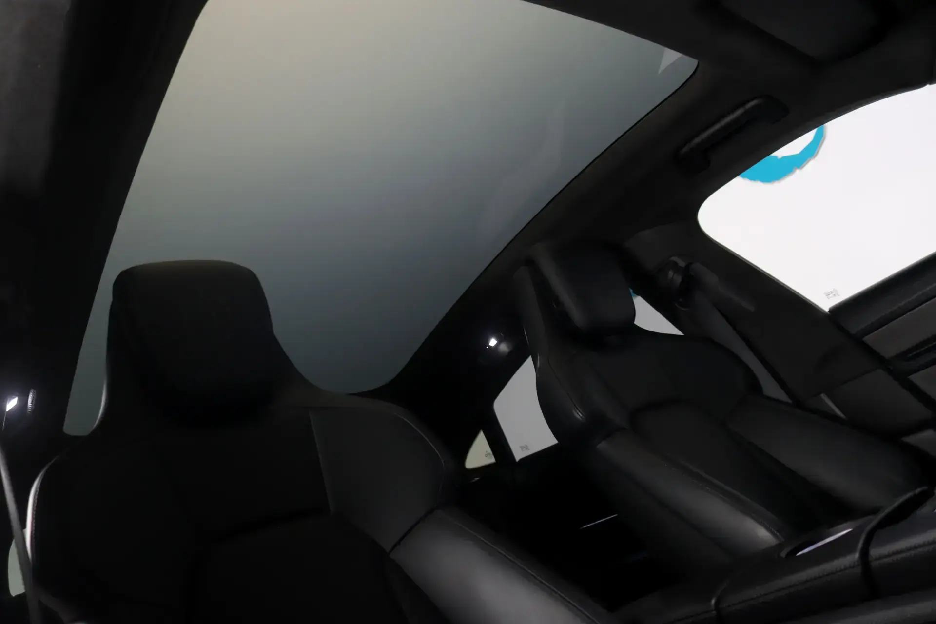 Porsche Taycan GTS 29