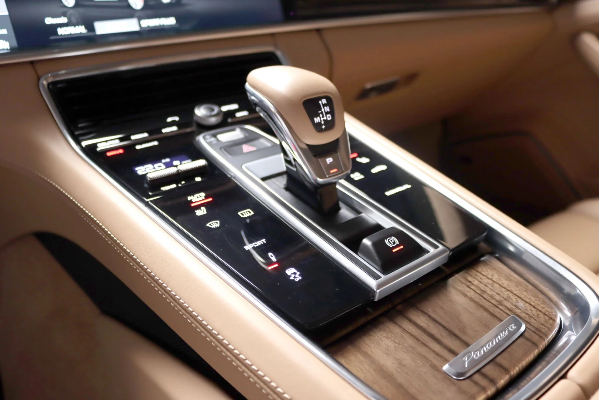 Porsche Panamera TURBO 19