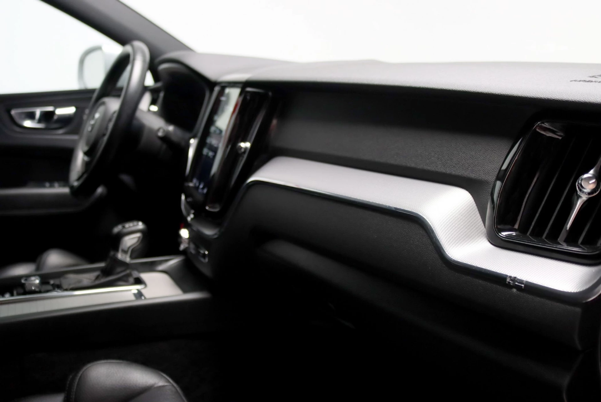 Volvo XC 60 2.0 D4 R-Design Geartronic 13