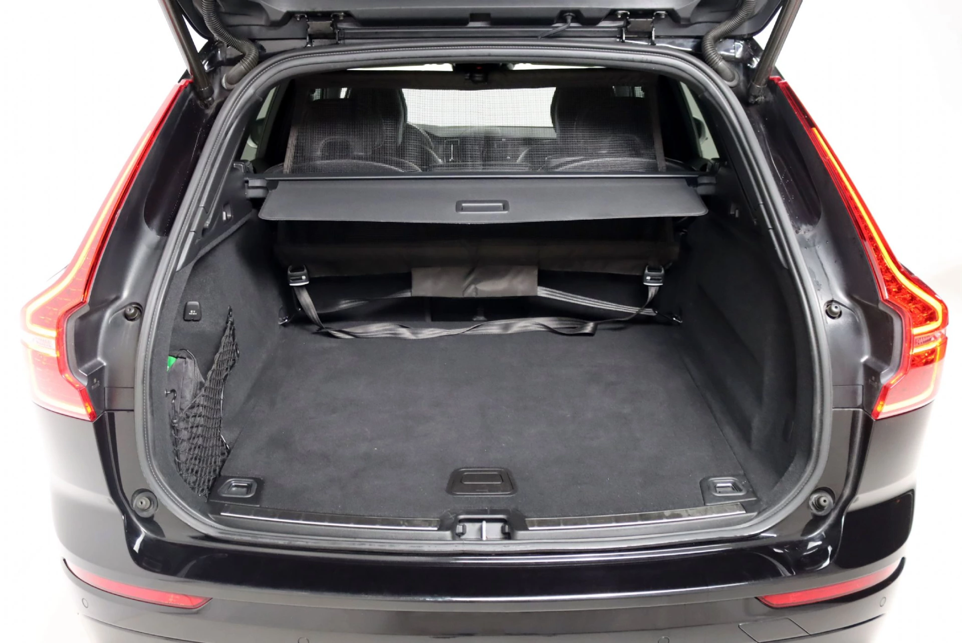 Volvo XC 60 2.0 D4 R-Design Geartronic 24