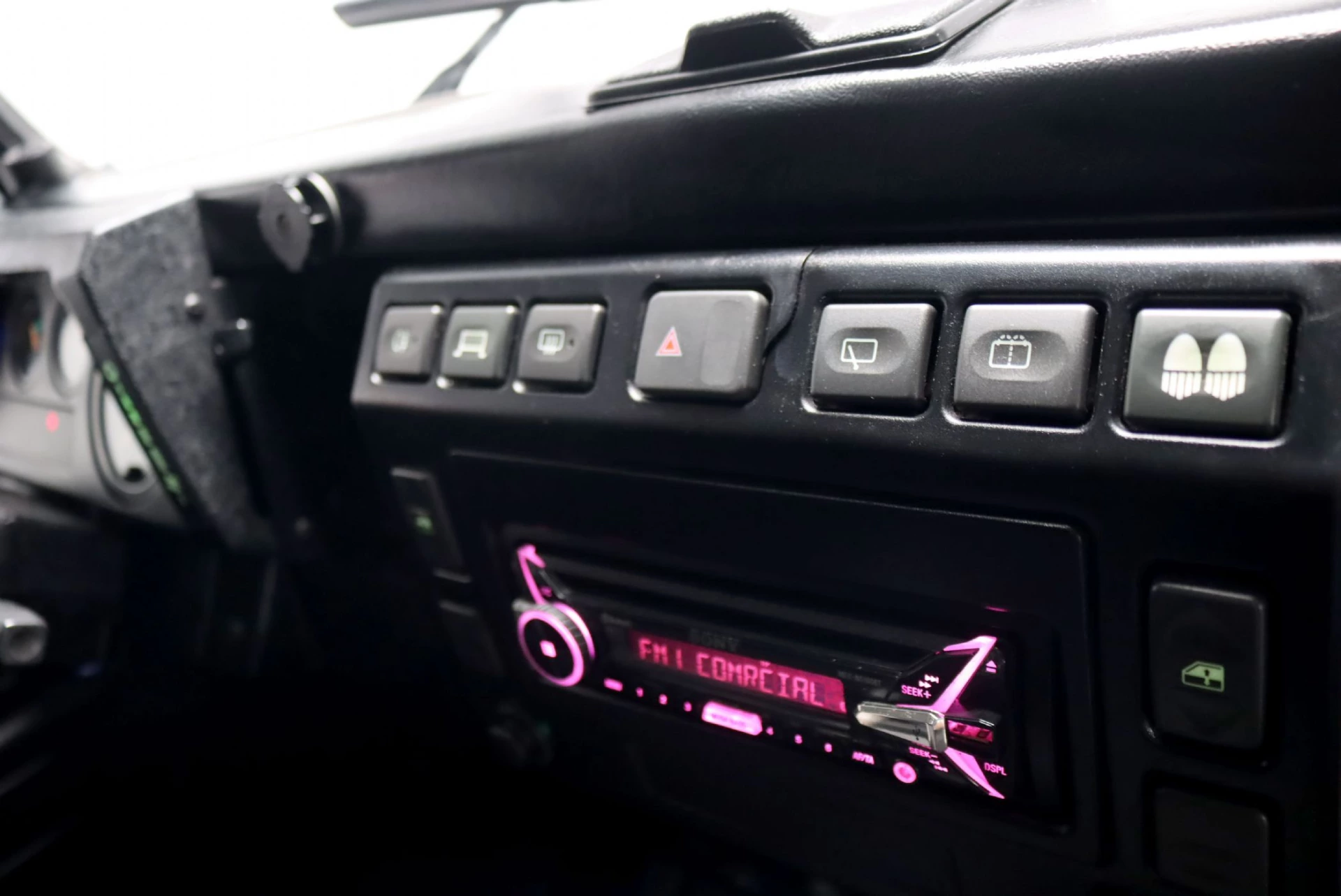 Land Rover Defender 90 METAL TOP 18