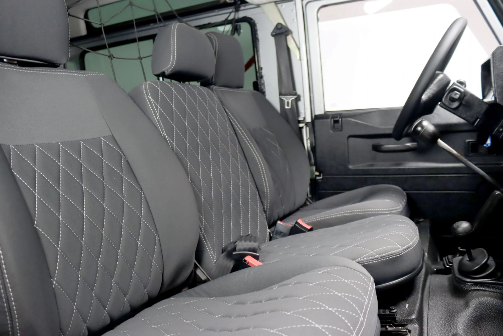 Land Rover Defender 90 METAL TOP 19