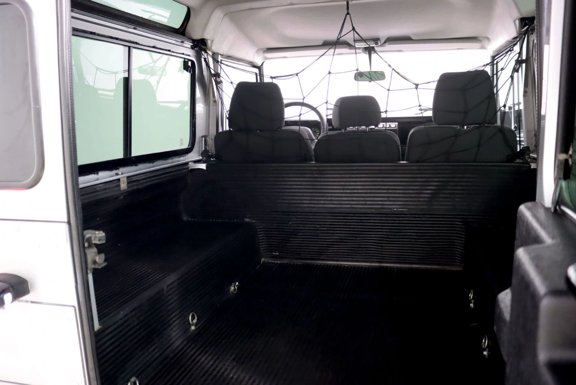 Land Rover Defender 90 METAL TOP 24