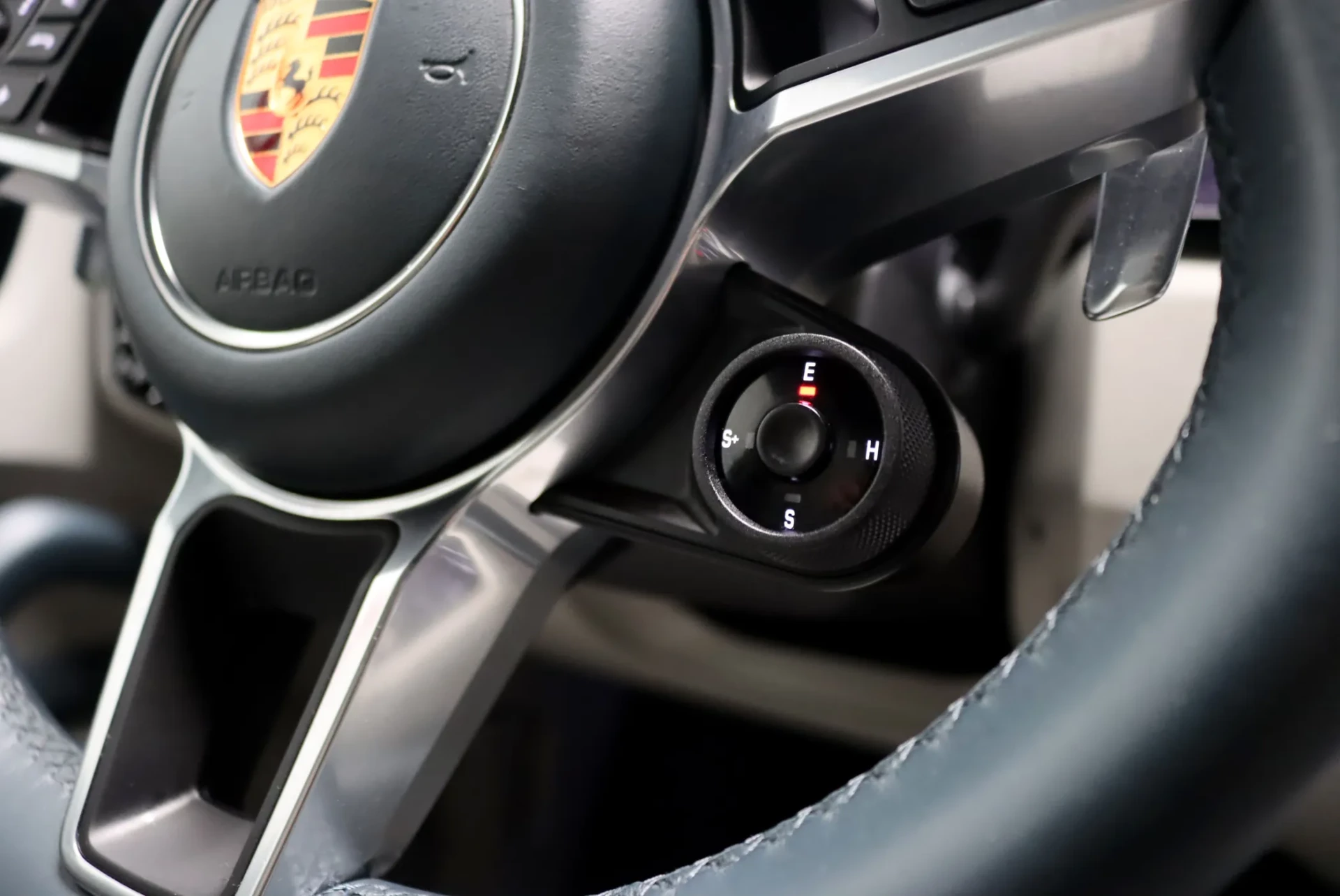 Porsche Cayenne Coupé E-Hybrid Platinum Edition 23