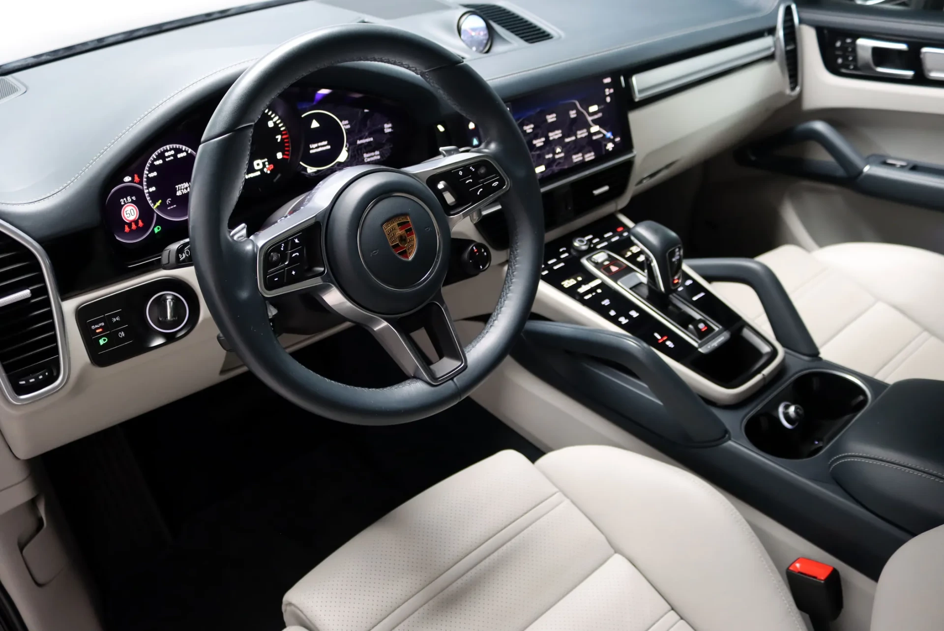 Porsche Cayenne Coupé E-Hybrid Platinum Edition 24