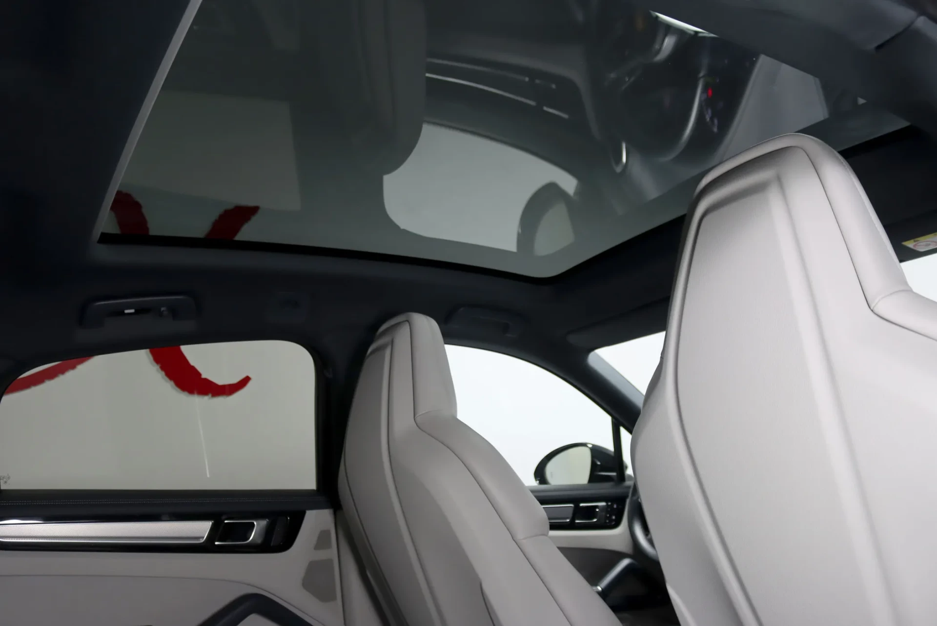 Porsche Cayenne Coupé E-Hybrid Platinum Edition 48