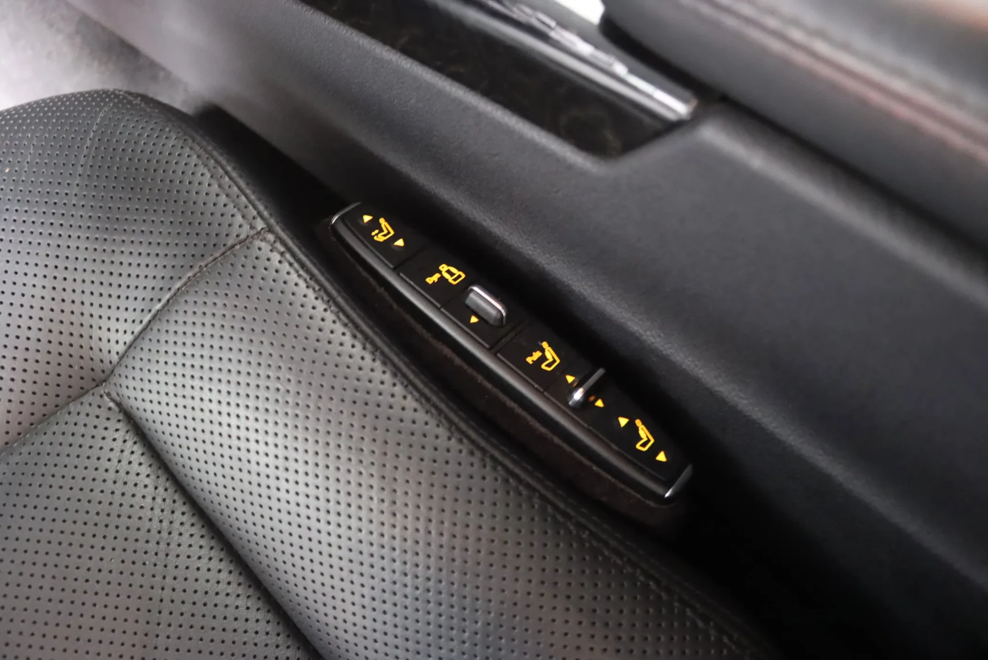 Mercedes-Benz E 350 CDi Avantgarde BlueEfficiency 26