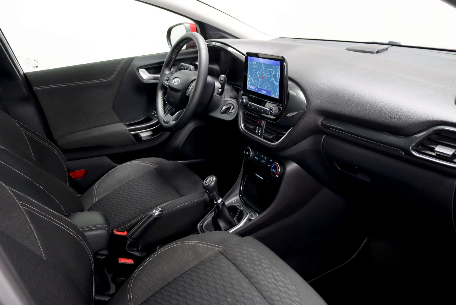 Ford Puma 1.0 EcoBoost Hybrid TITANIUM 23