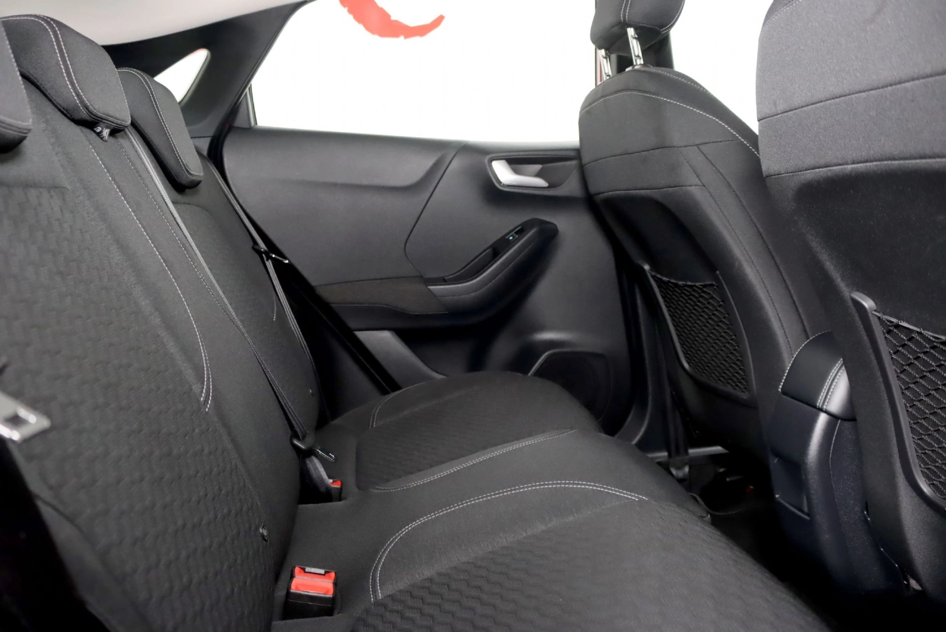 Ford Puma 1.0 EcoBoost Hybrid TITANIUM 36