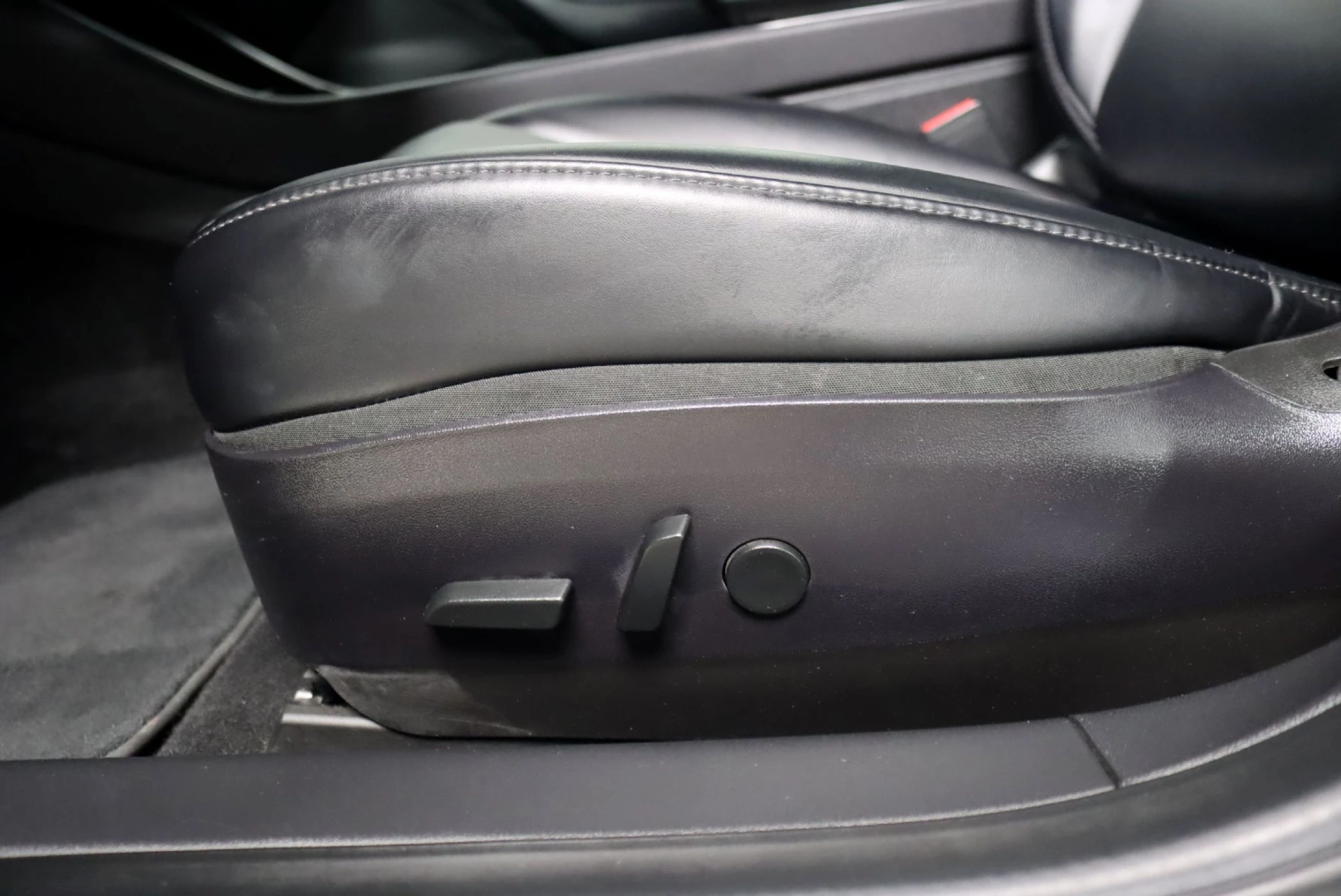 Tesla Model 3 Long-Range Dual Motor AWD 14