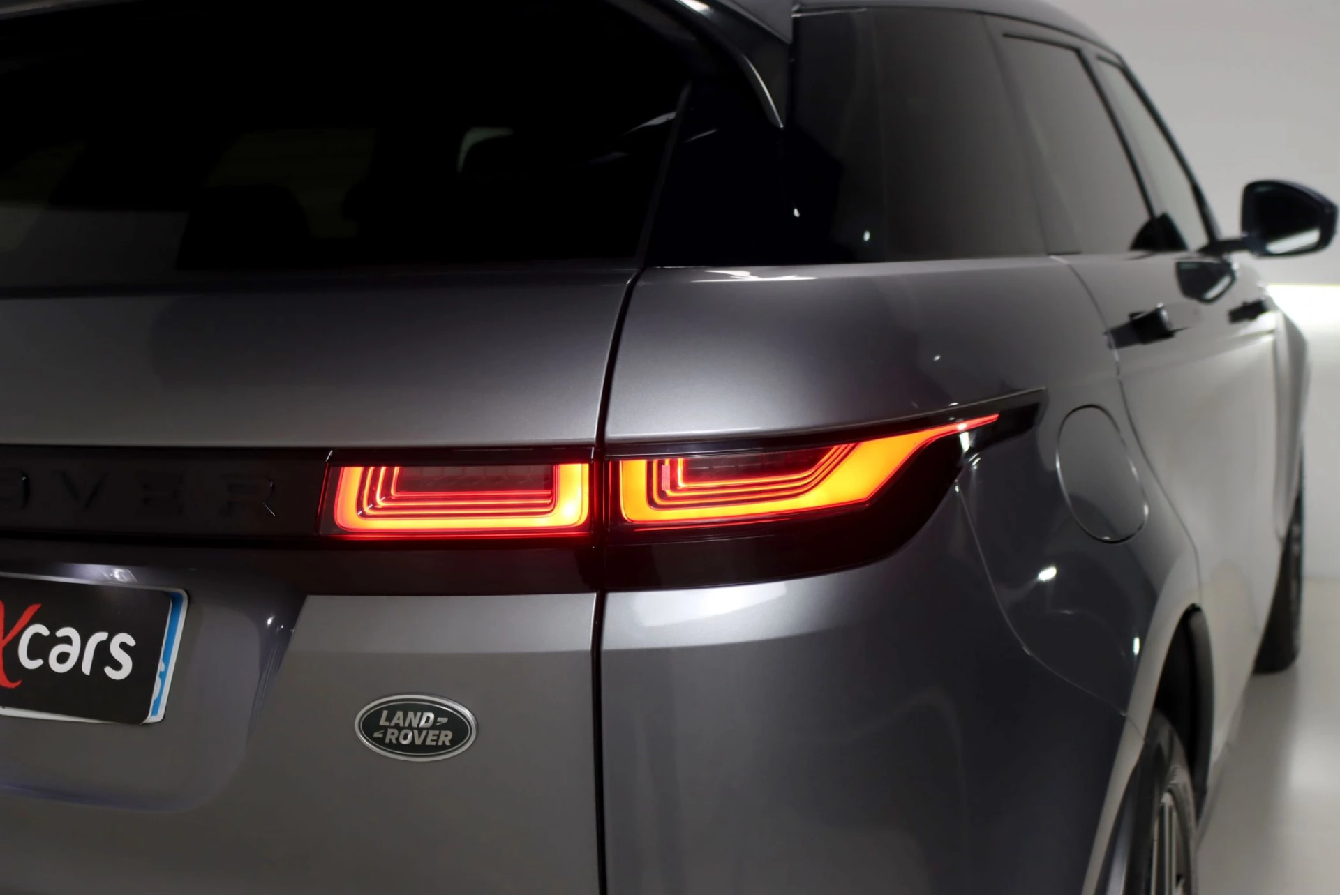Land Rover Range Rover Evoque 2.0 D150 AWD R-Dynamic SE Auto 10
