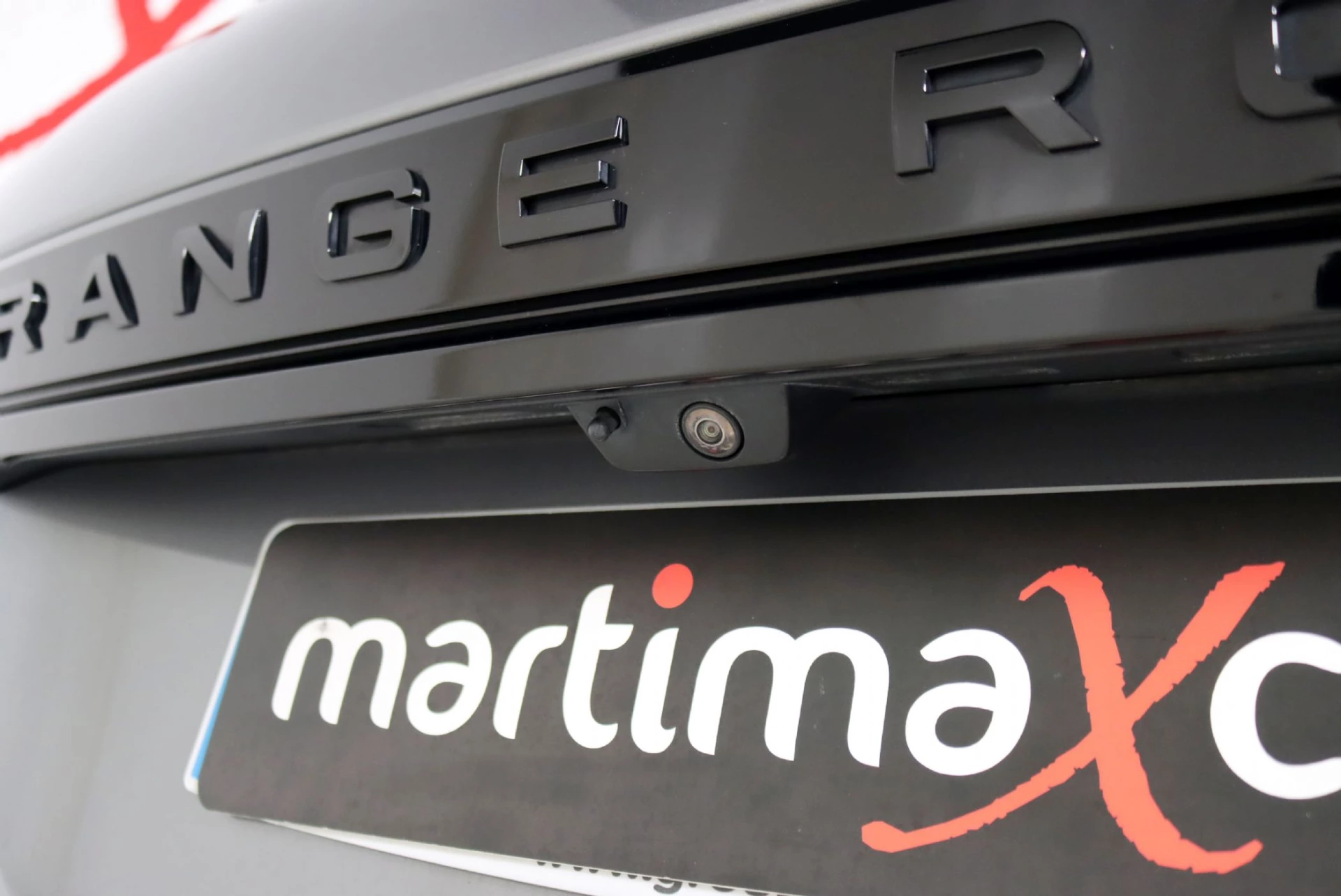 Land Rover Range Rover Evoque 2.0 D150 AWD R-Dynamic SE Auto 12