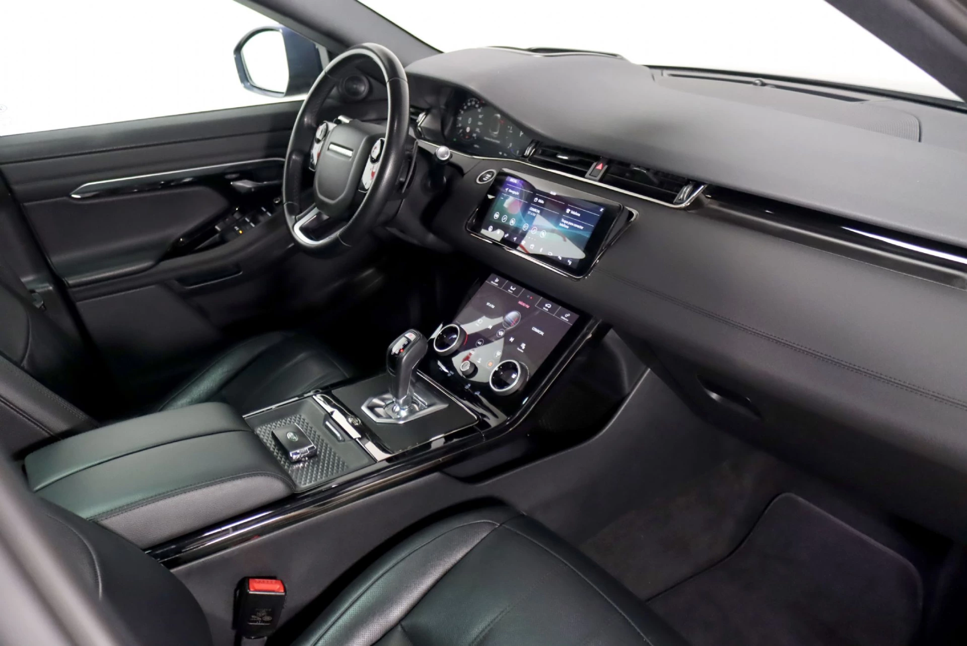 Land Rover Range Rover Evoque 2.0 D150 AWD R-Dynamic SE Auto 40