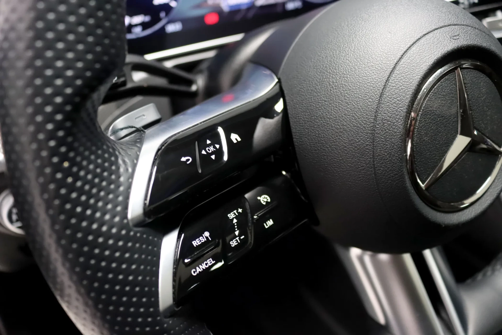 Mercedes-Benz C 300 d AMG Line 34