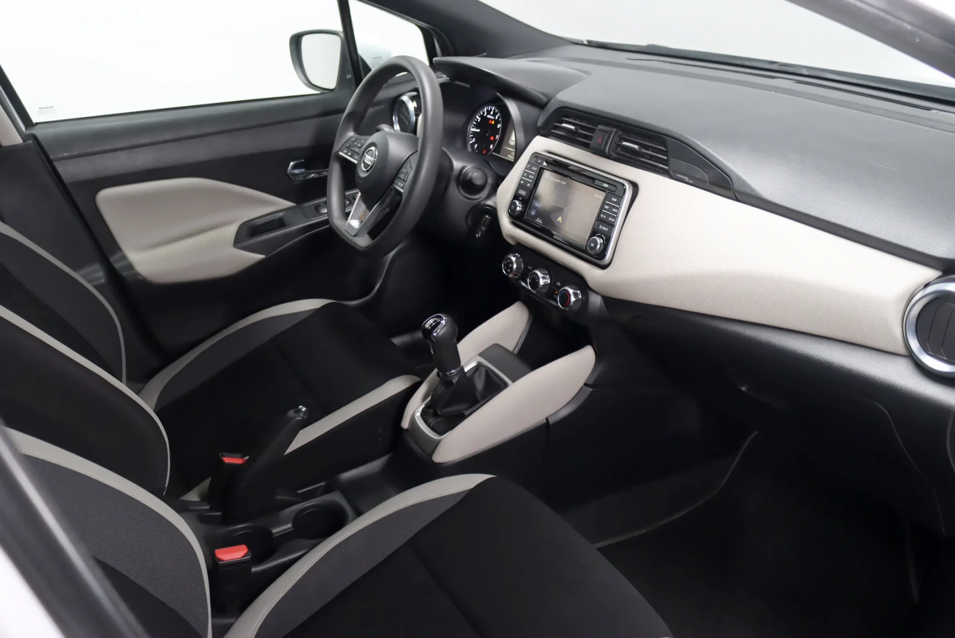 Nissan Micra 1.0 G Acenta 18