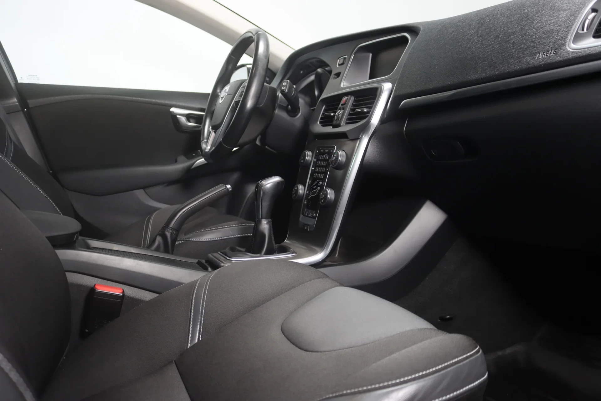 Volvo V40 1.6 D2 R-Design 10