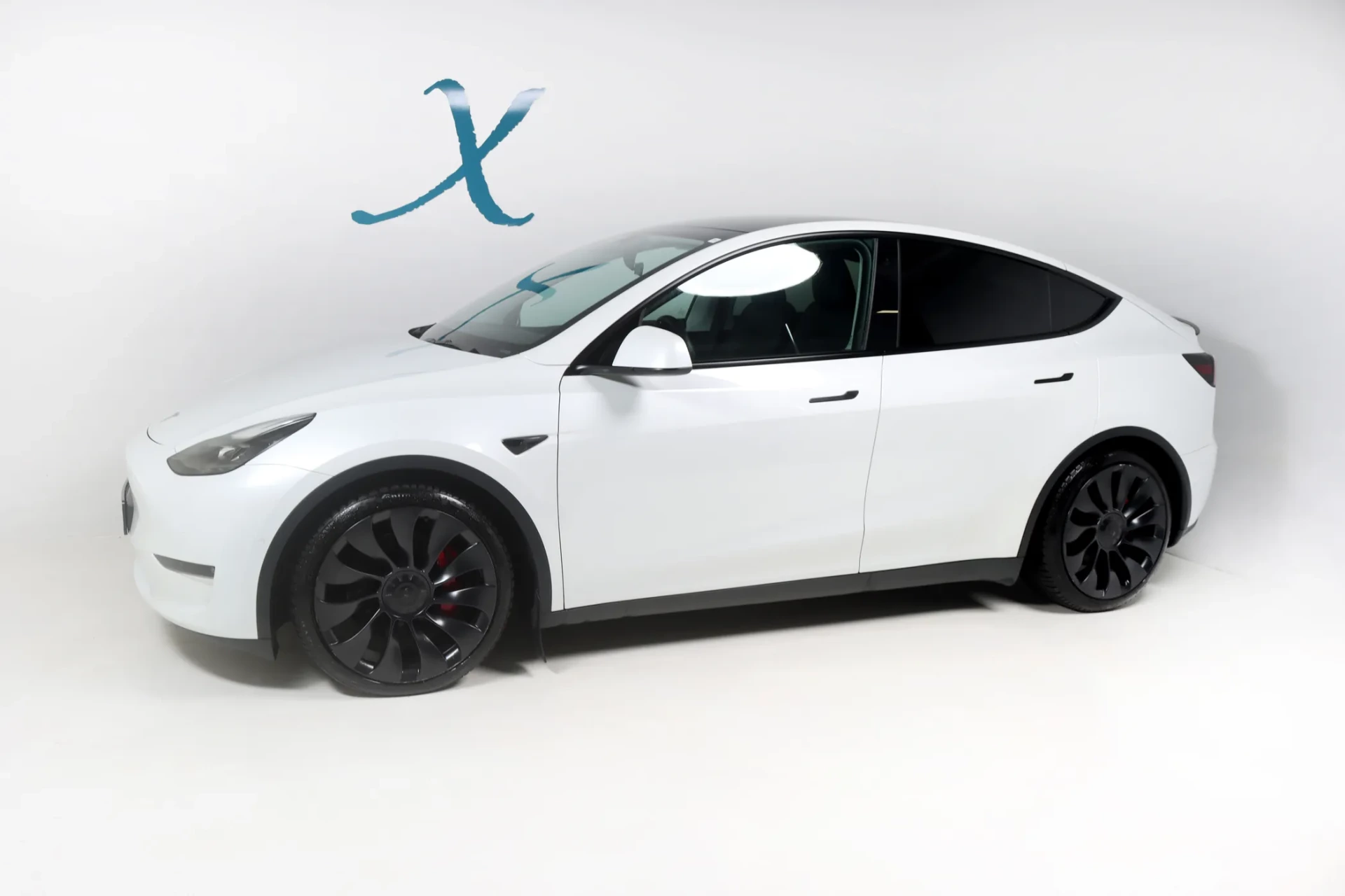 Tesla Model Y Performance Dual Motor AWD 3