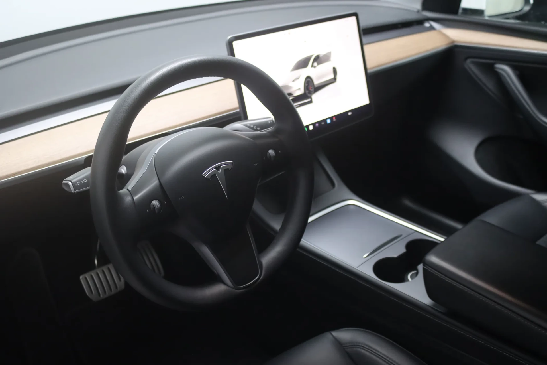 Tesla Model Y Performance Dual Motor AWD 12