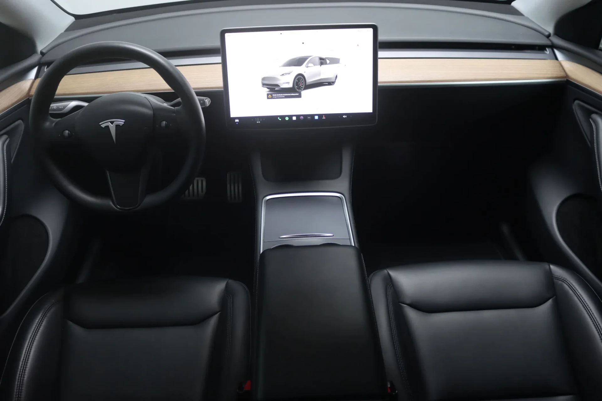 Tesla Model Y Performance Dual Motor AWD 14