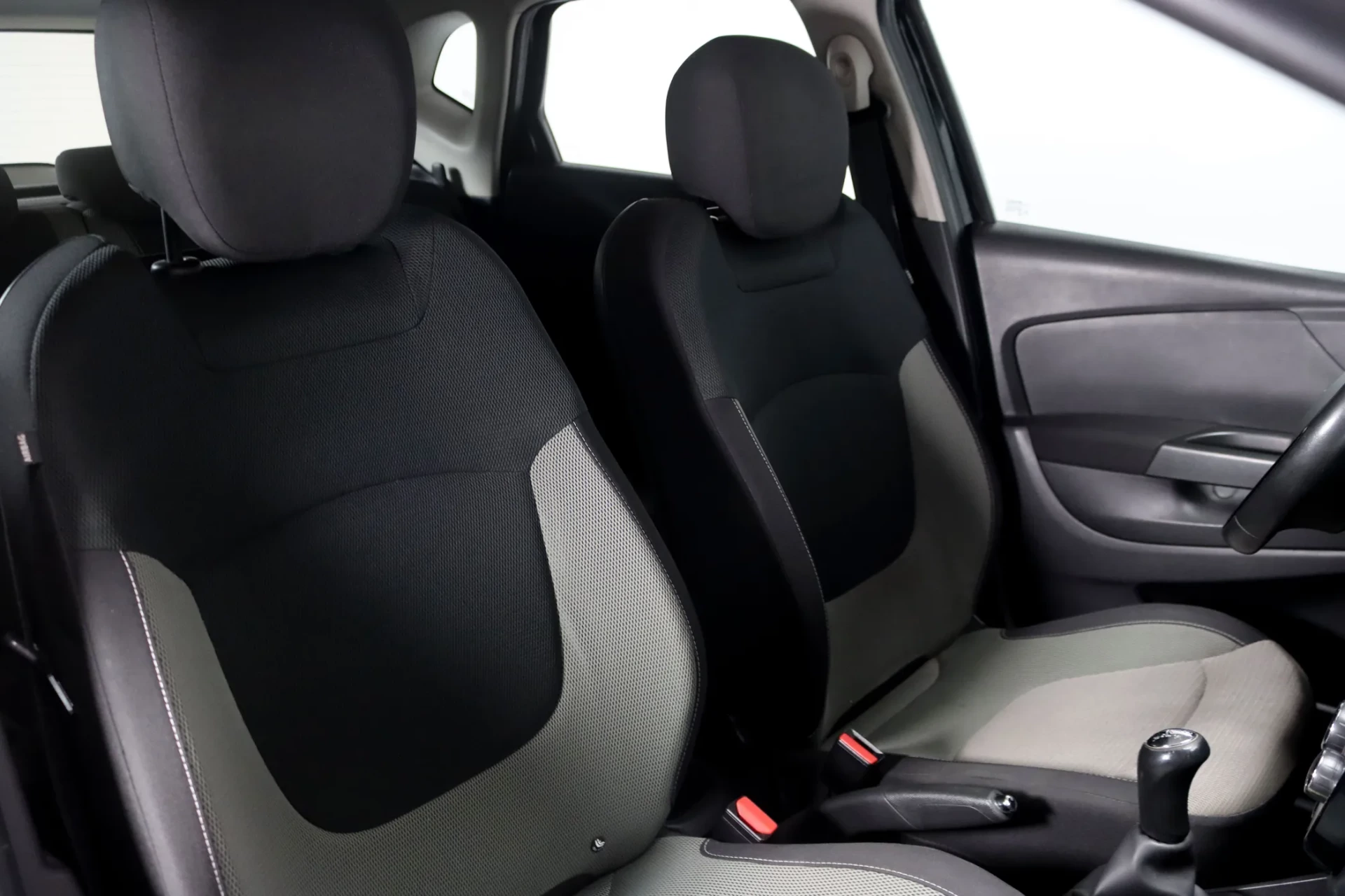 Renault Captur 1.5 dCi Red Edition 8