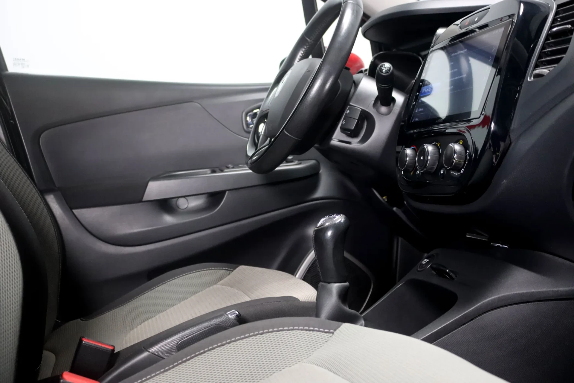 Renault Captur 1.5 dCi Red Edition 9