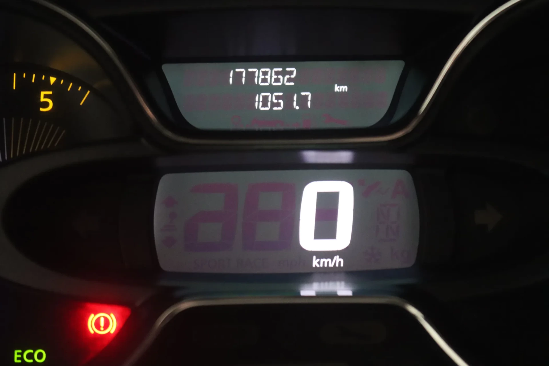 Renault Captur 1.5 dCi Red Edition 15