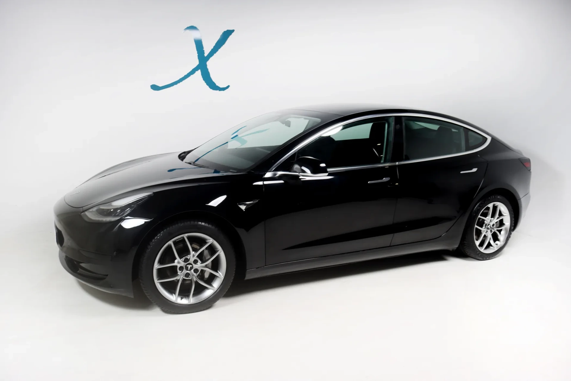 Tesla Model 3 Standard Range Plus RWD 3
