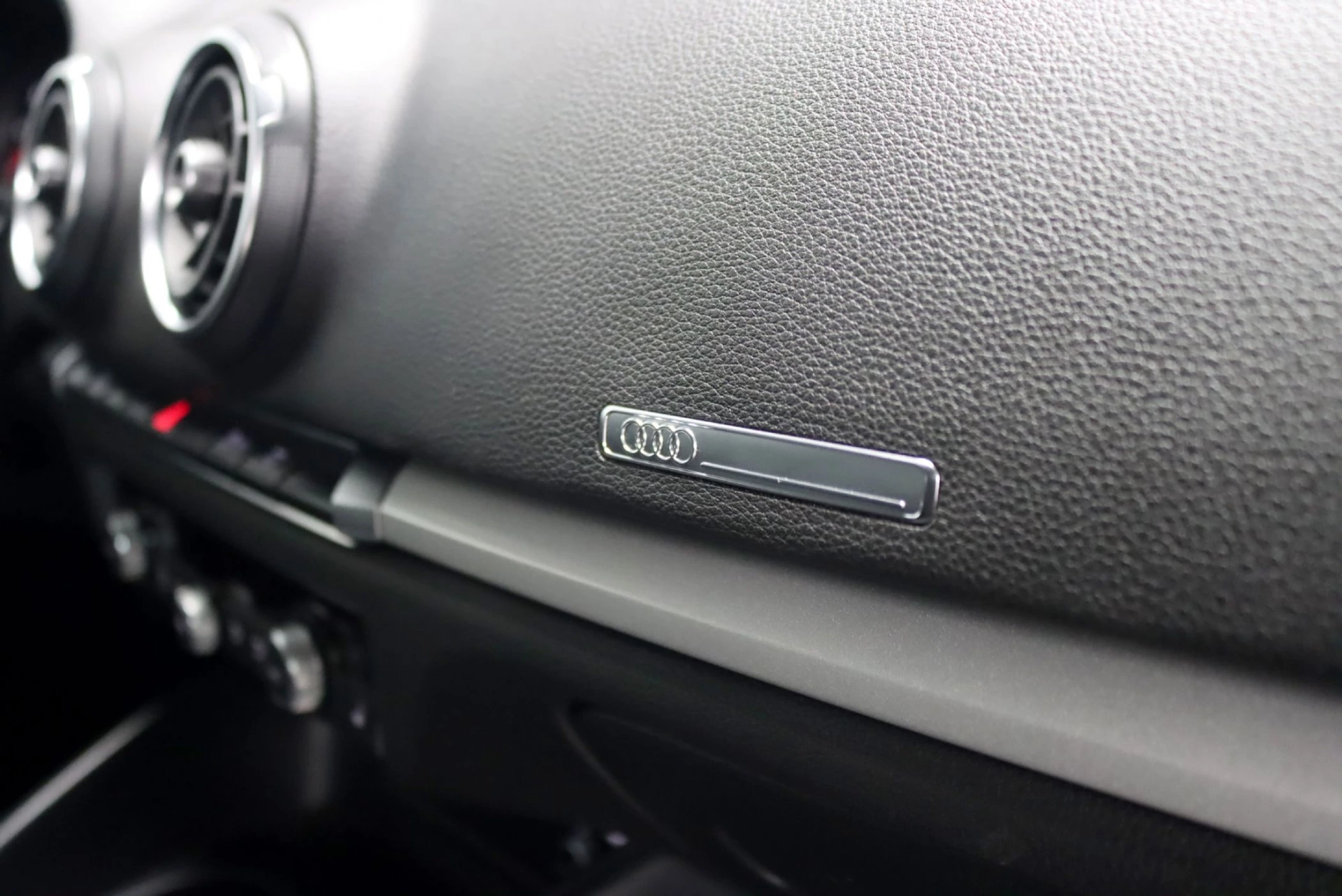 Audi A3 Sportback 1.6 TDi S-line S tronic 14
