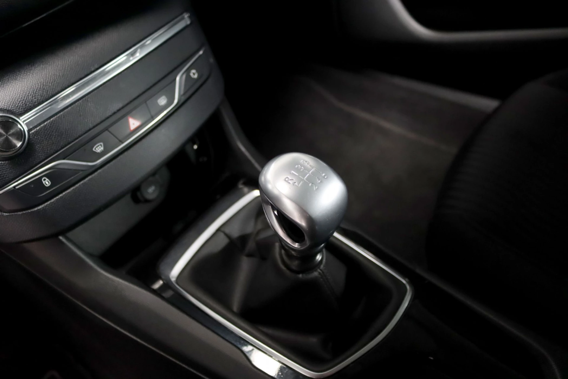 Peugeot 308 1.6 BlueHDi Style 16