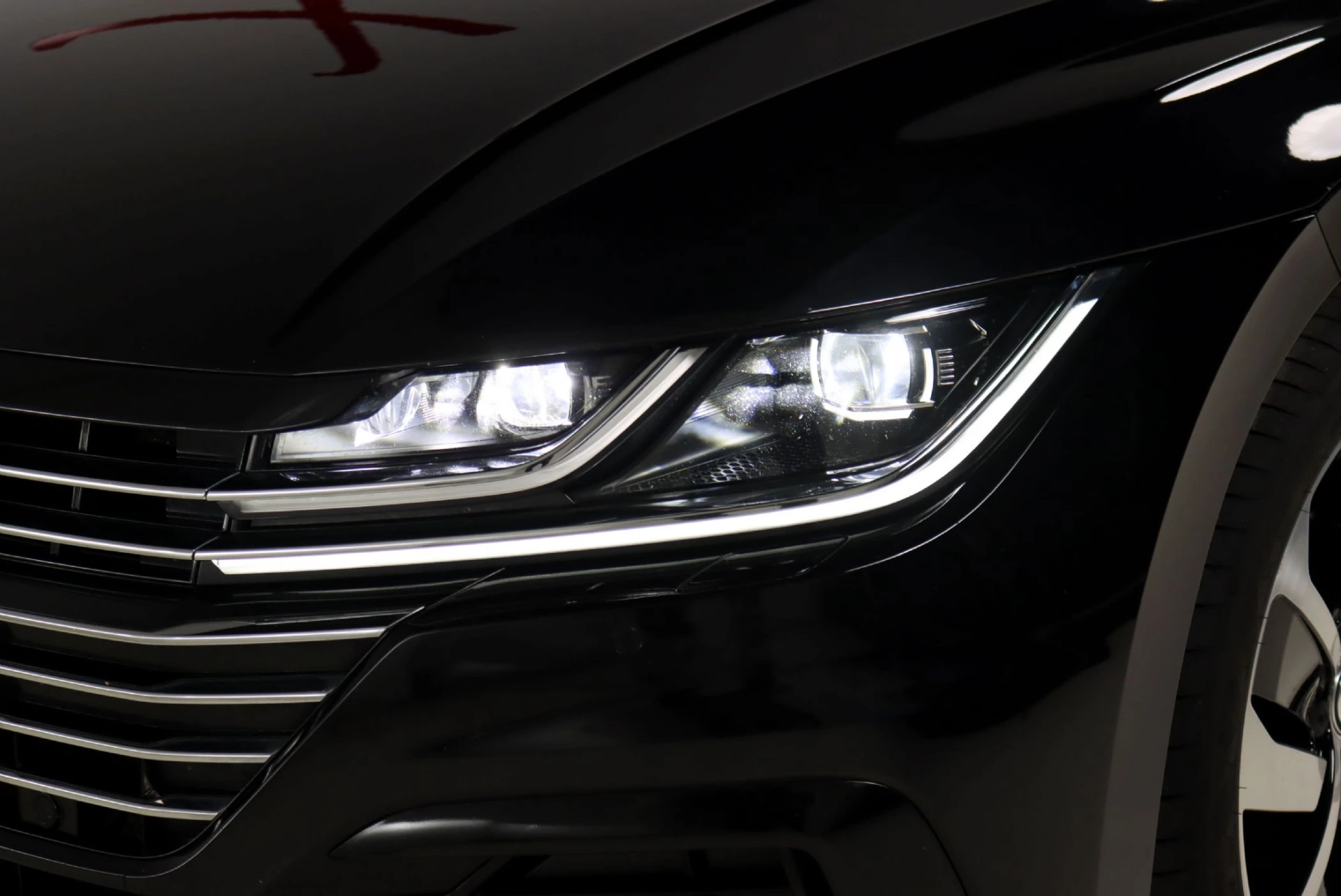 Volkswagen Arteon 2.0 TDI SCR DSG R-Line 10