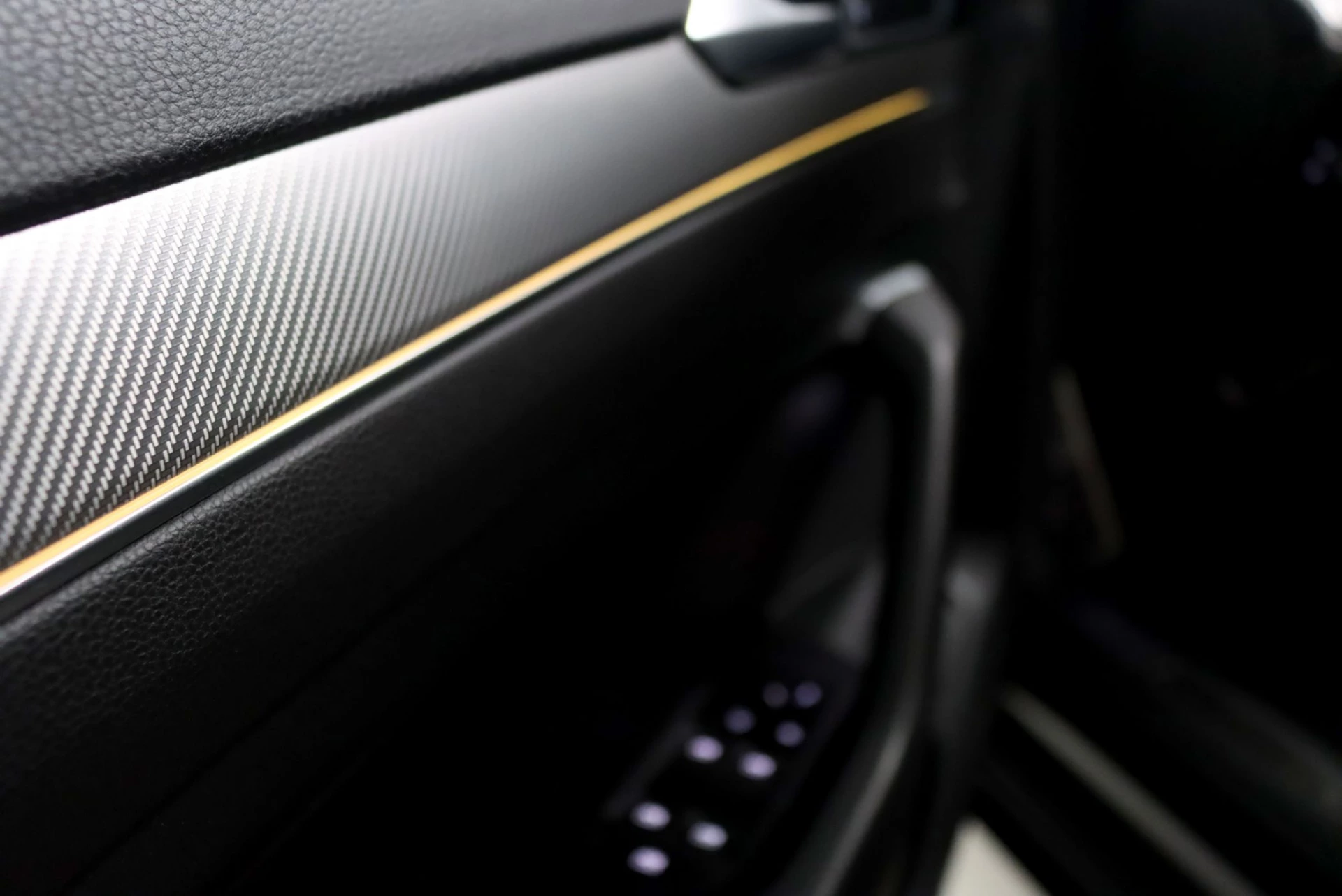 Volkswagen Arteon 2.0 TDI SCR DSG R-Line 18