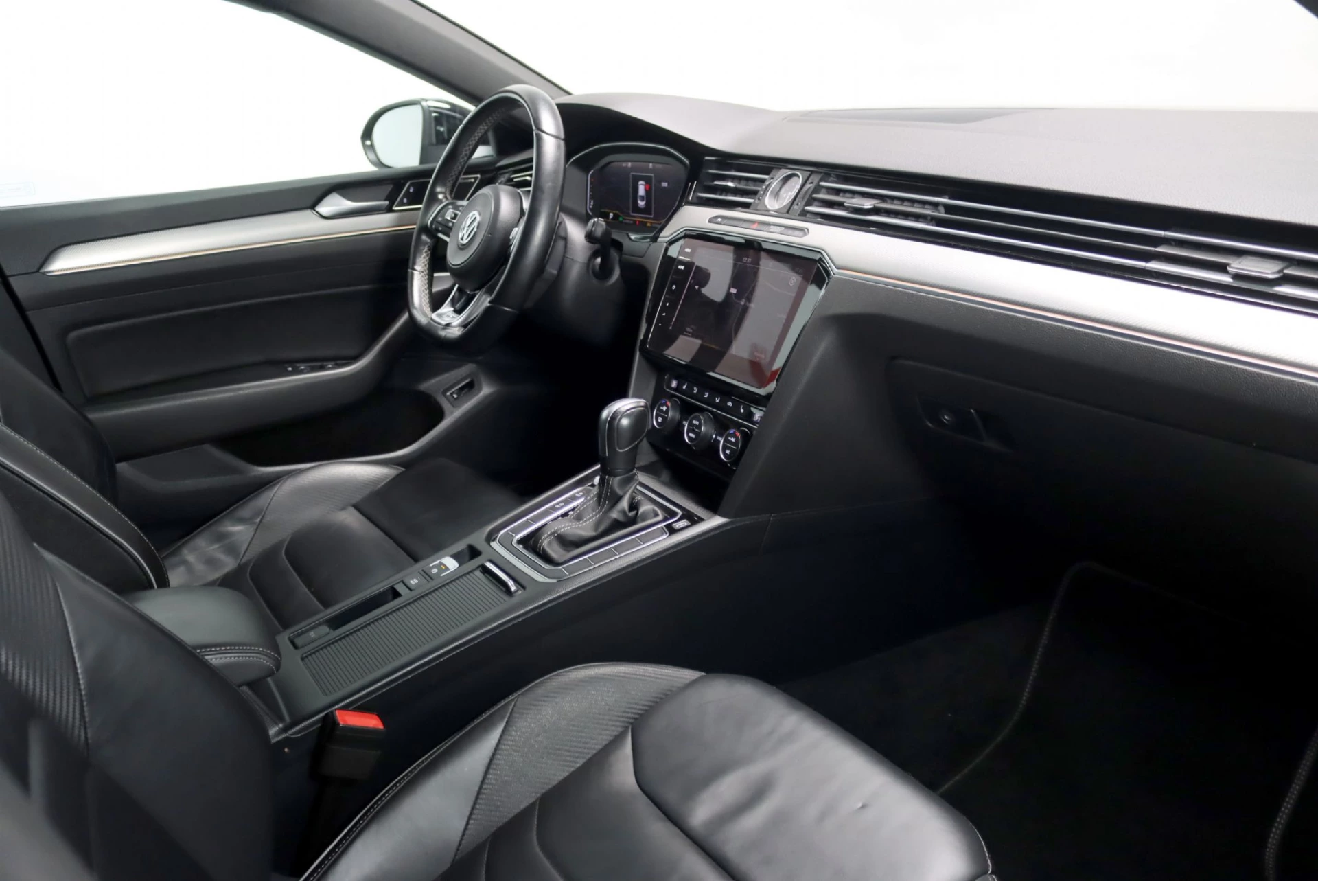 Volkswagen Arteon 2.0 TDI SCR DSG R-Line 22