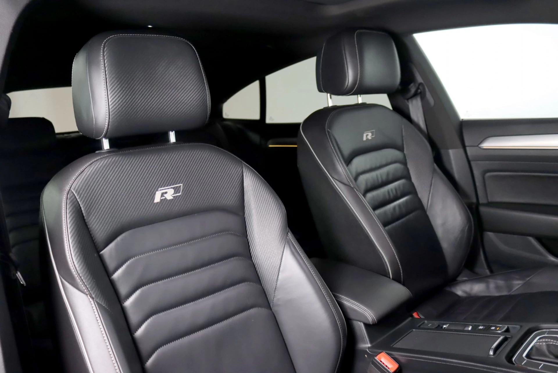 Volkswagen Arteon 2.0 TDI SCR DSG R-Line 25