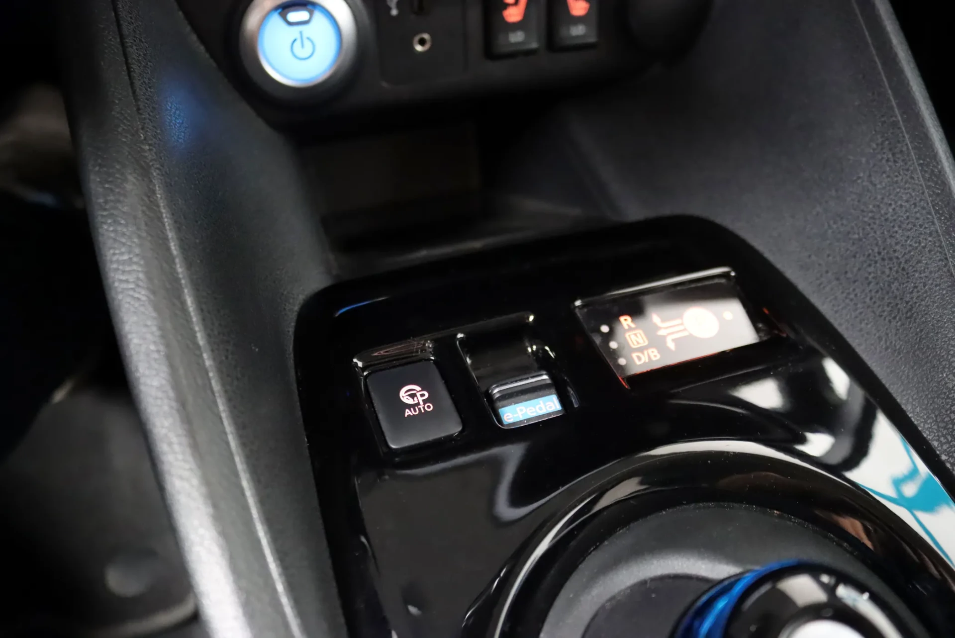 Nissan Leaf 40 kWh TEKNA 22