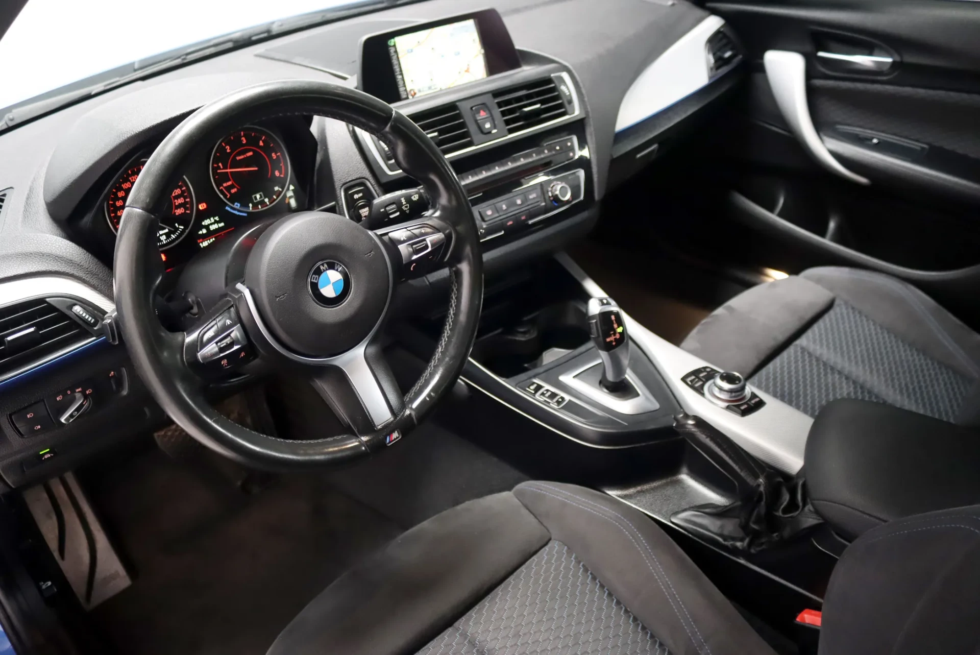 BMW 118 d Pack M Auto 23