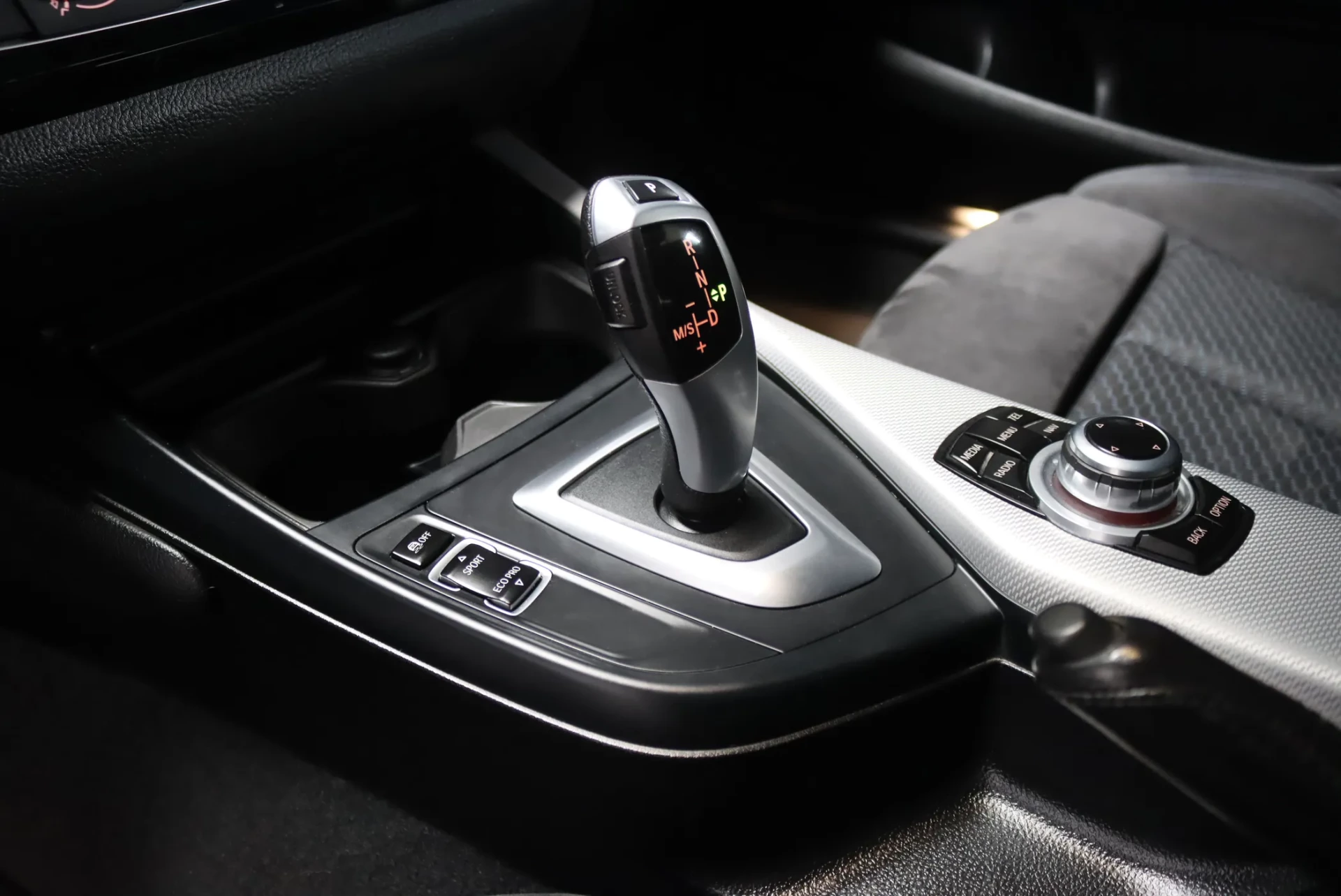 BMW 118 d Pack M Auto 26
