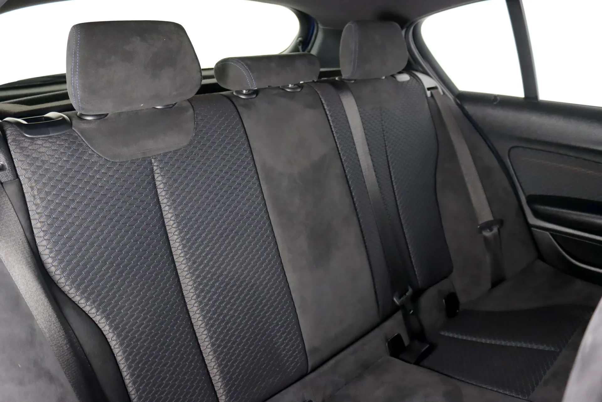 BMW 118 d Pack M Auto 31