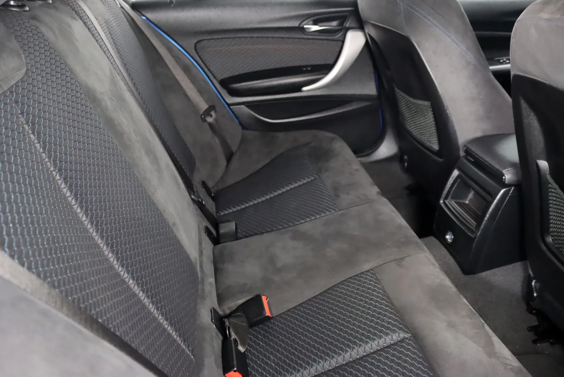 BMW 118 d Pack M Auto 32