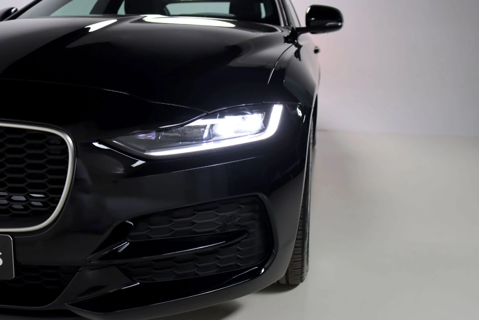 Jaguar XE D180 Aut. R-Dynamic S 7