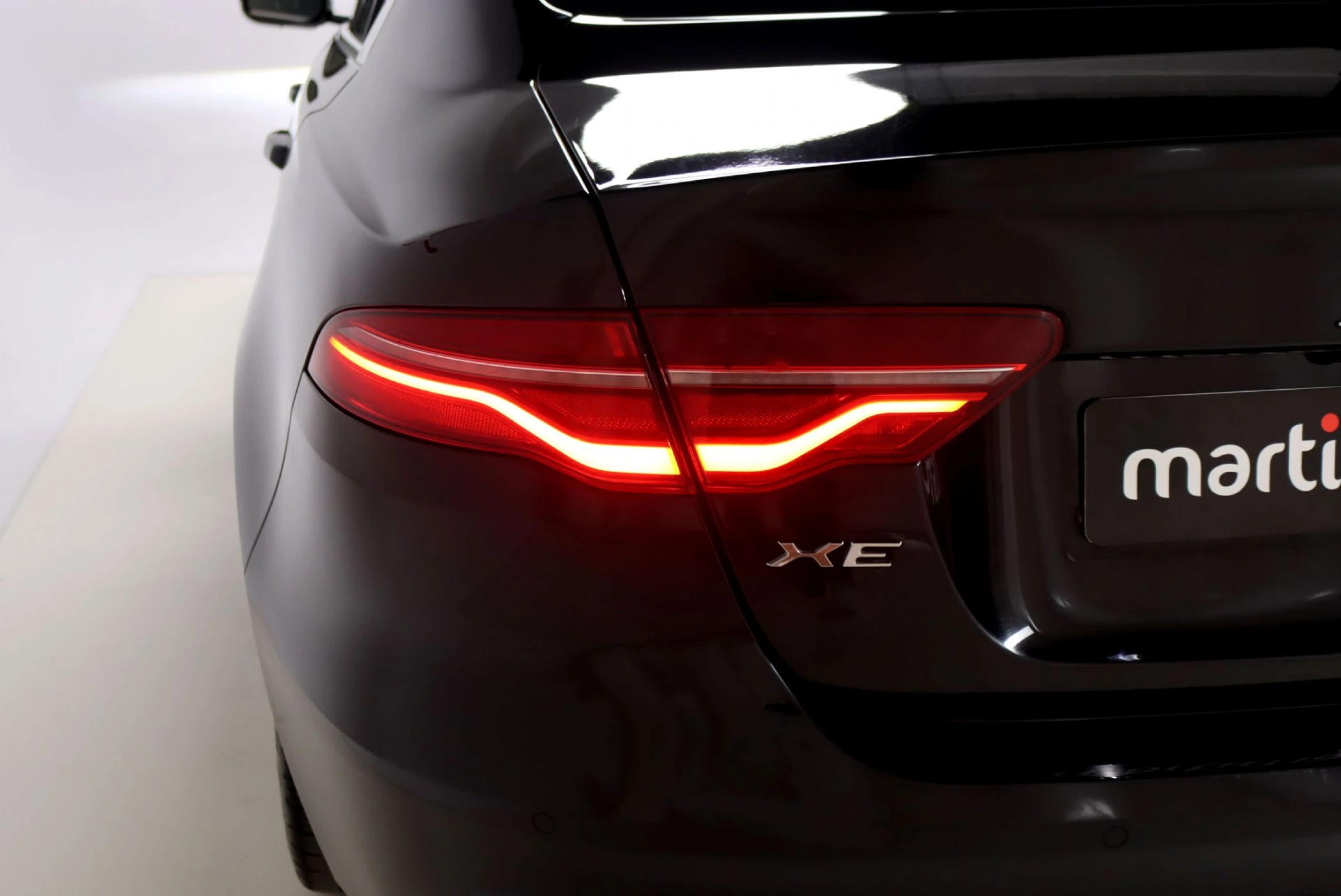 Jaguar XE D180 Aut. R-Dynamic S 8