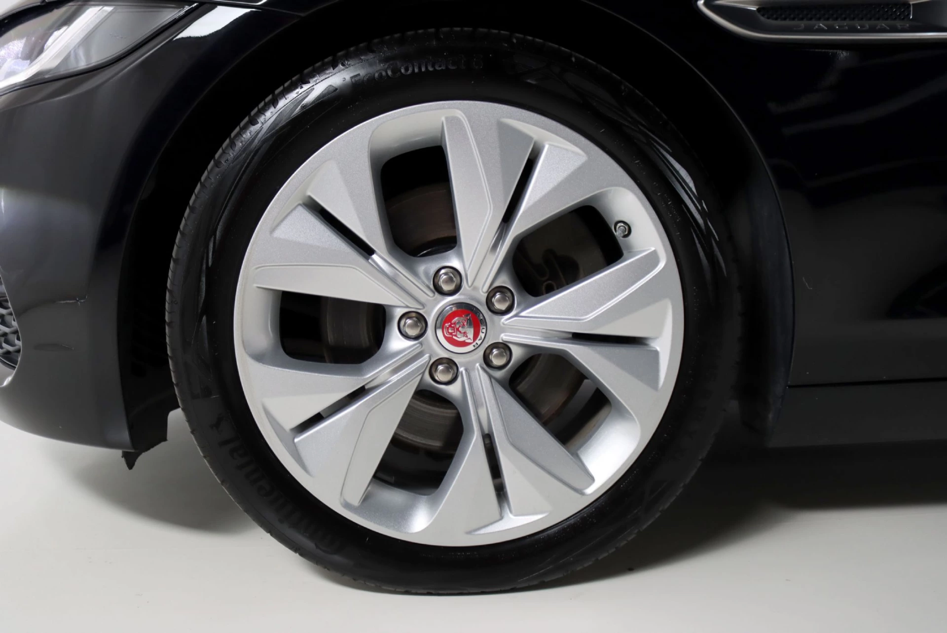 Jaguar XE D180 Aut. R-Dynamic S 10