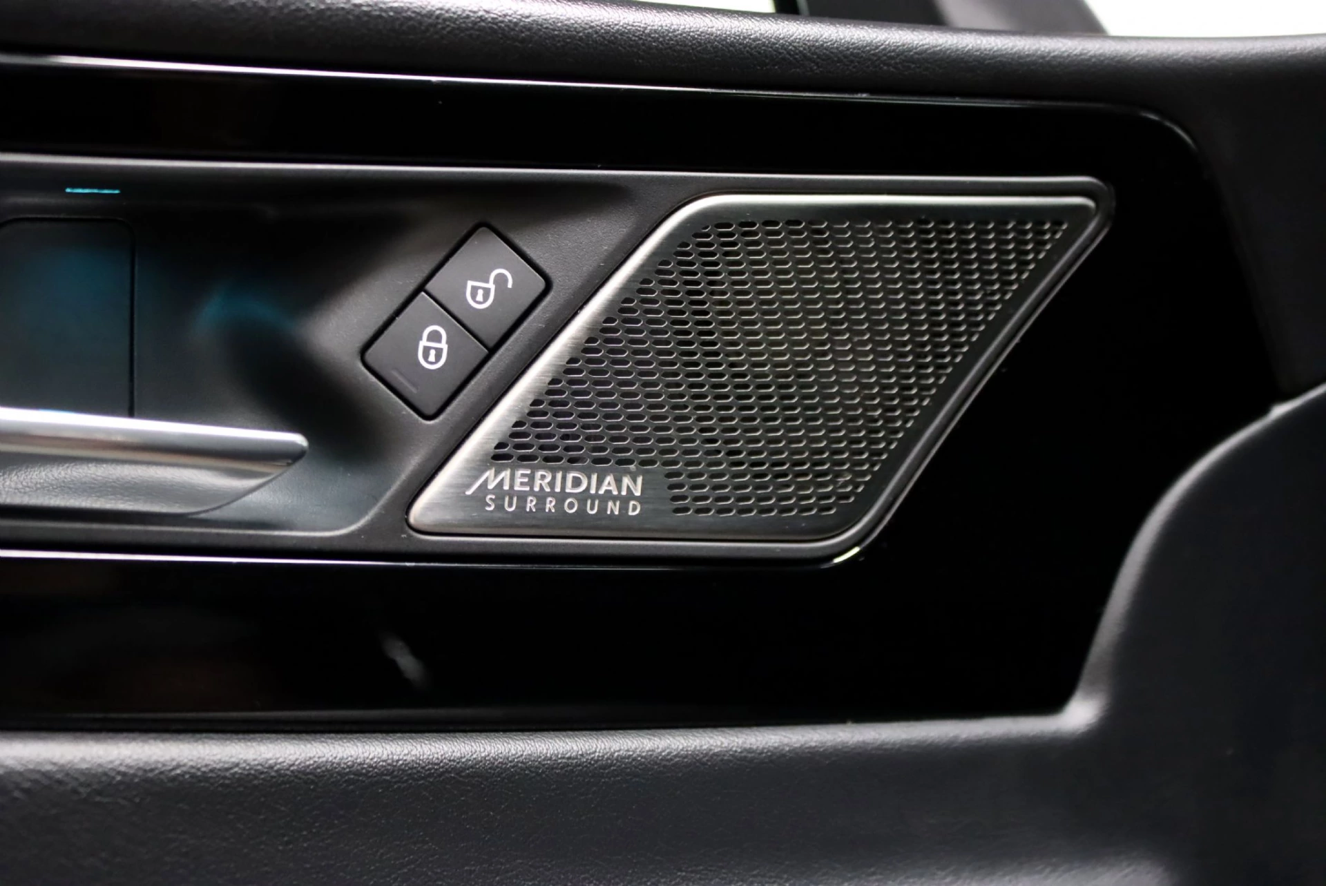 Jaguar XE D180 Aut. R-Dynamic S 15