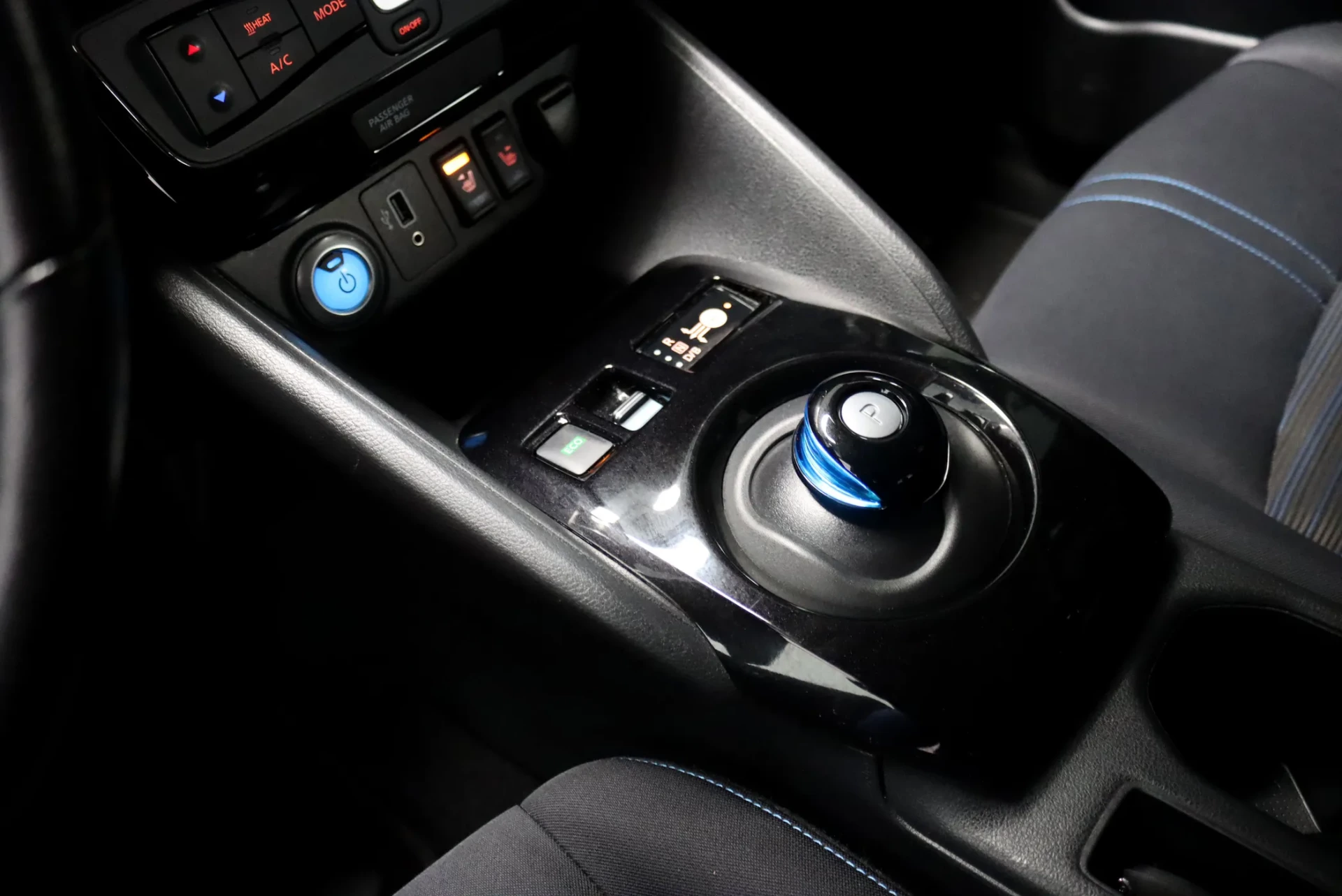 Nissan Leaf 40 kWh TEKNA 28