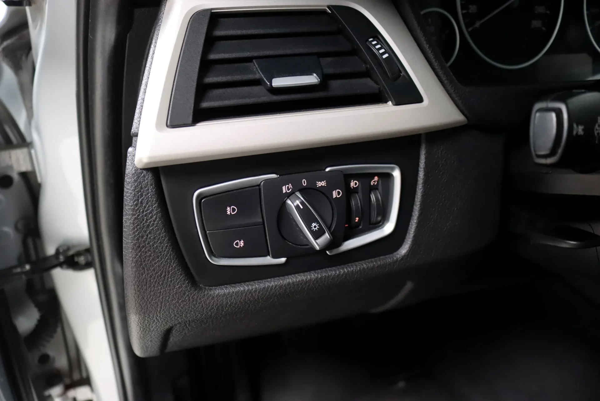 BMW 318 d Touring 13