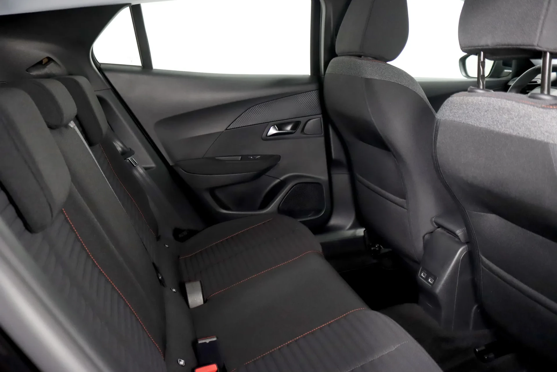 Peugeot e-2008 50 kWh Active 36