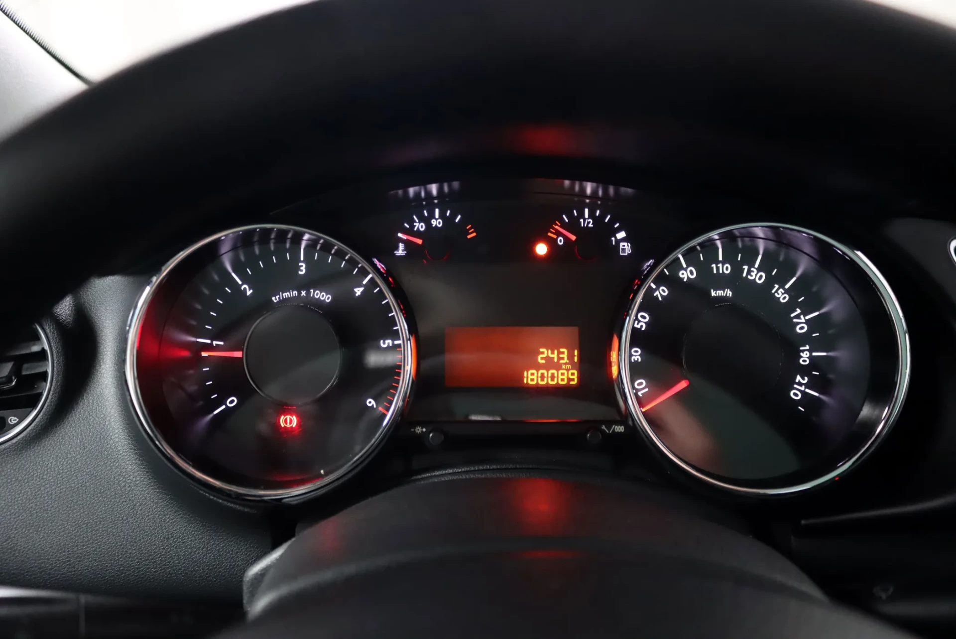 Peugeot 3008 1.6 HDi Allure 9