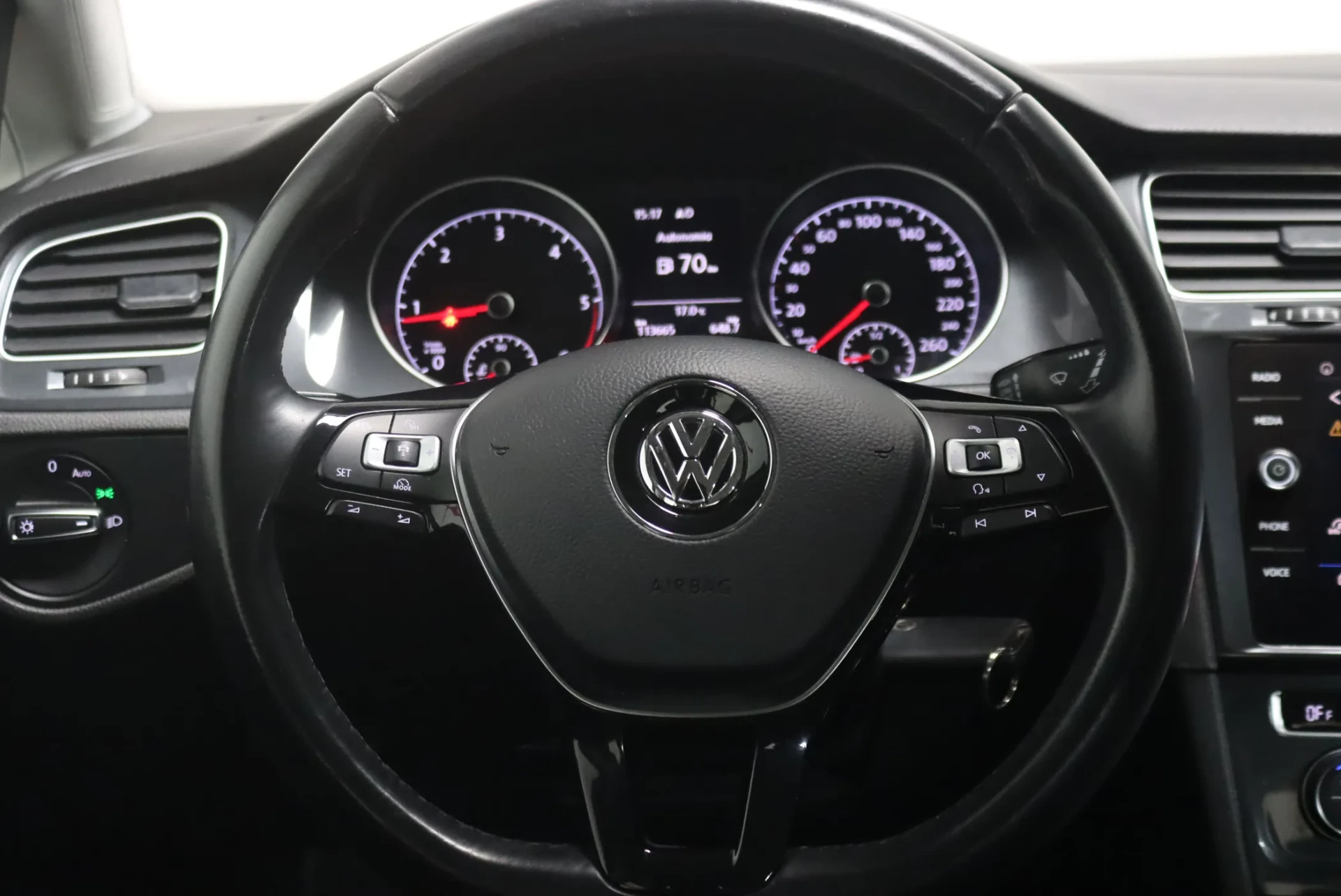 Volkswagen Golf 1.6 TDI R-Line 11