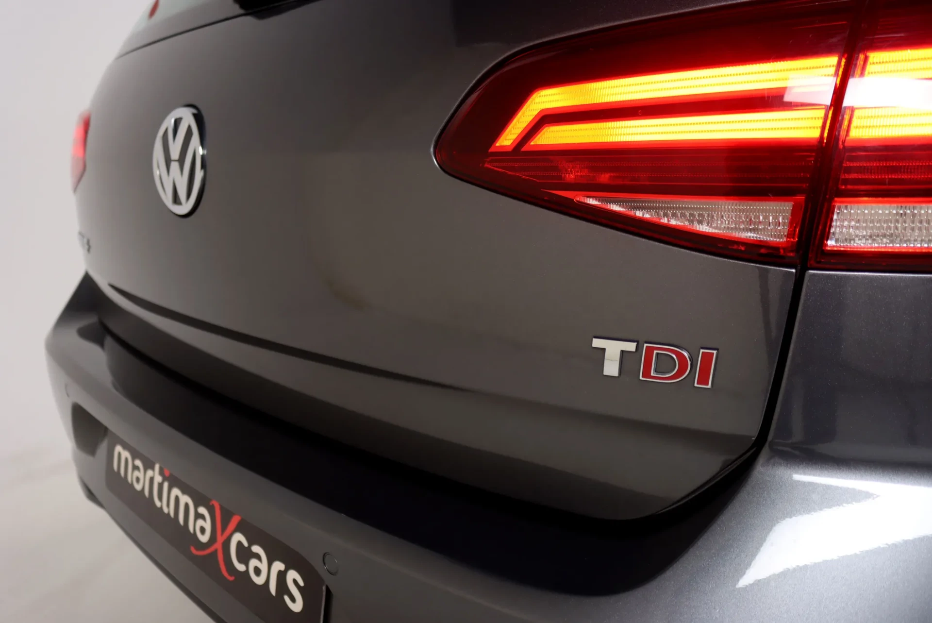 Volkswagen Golf 1.6 TDI R-Line 19