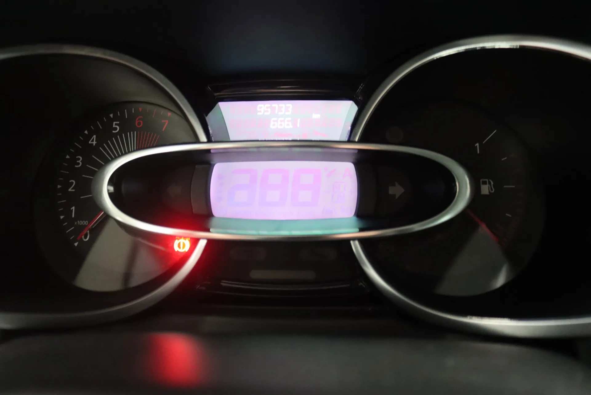 Renault Clio 0.9 TCE Limited 9
