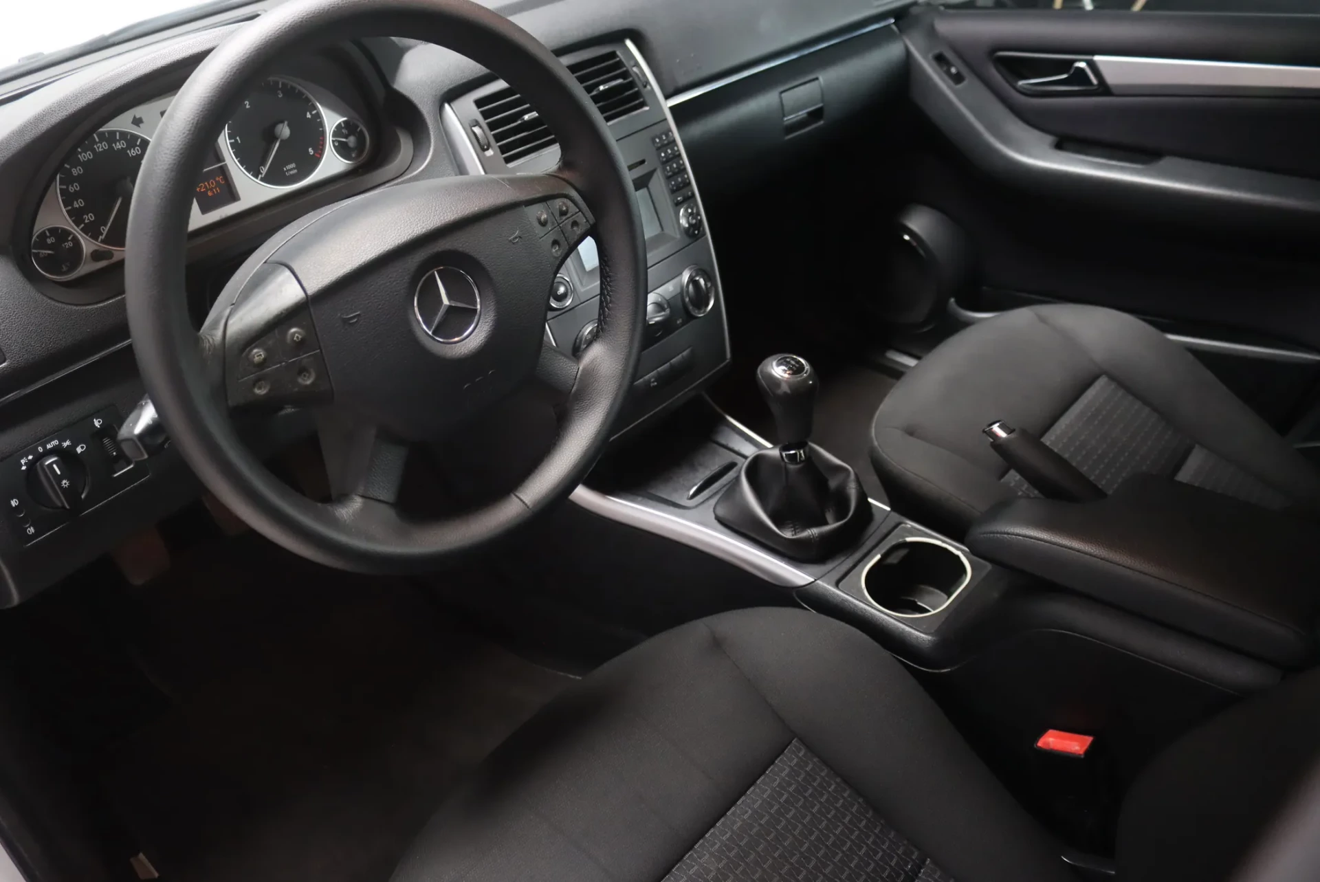 Mercedes-Benz B 180 CDi 11